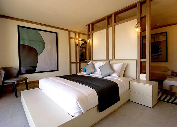 Moreno & 4*