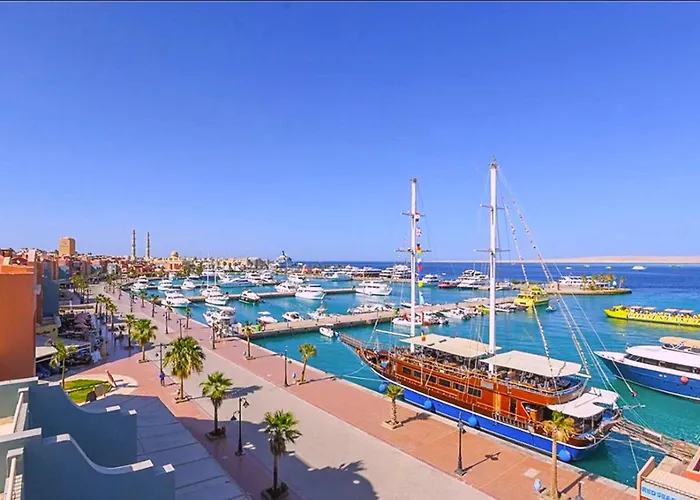 Moreno & Hotel Hurghada