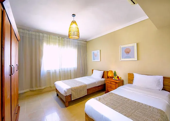 Moreno & Hotel 4*